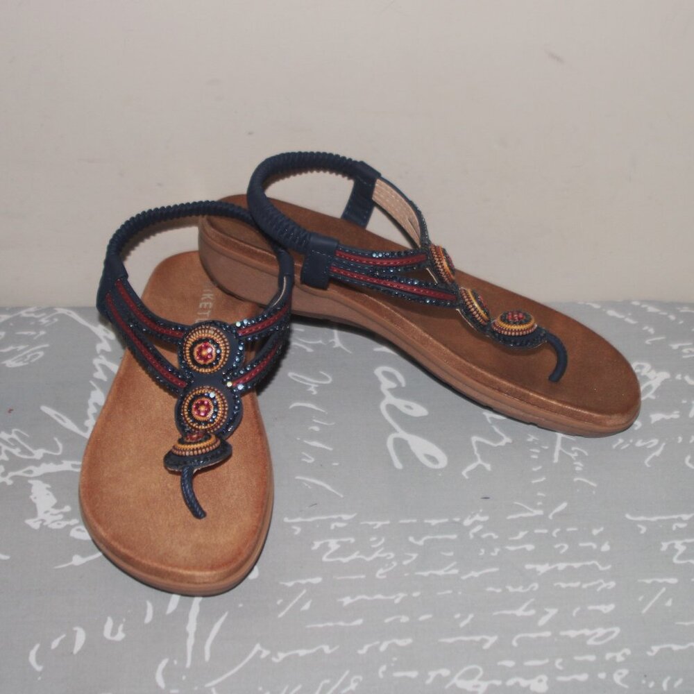 12a. NWOT LADIES SIKETU BLING THONG STYLE SANDALS - 9 1/2